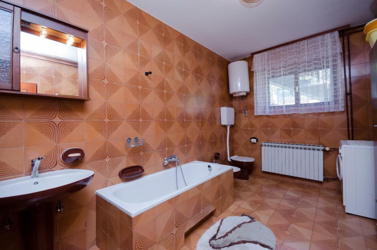 Apartments Zeljko ลอฟราน ภายนอก รูปภาพ